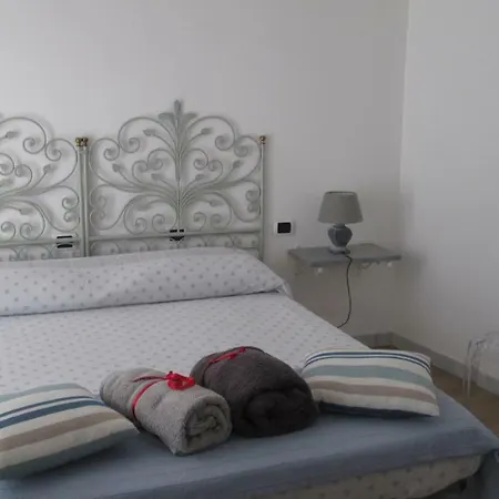 Agora 4*