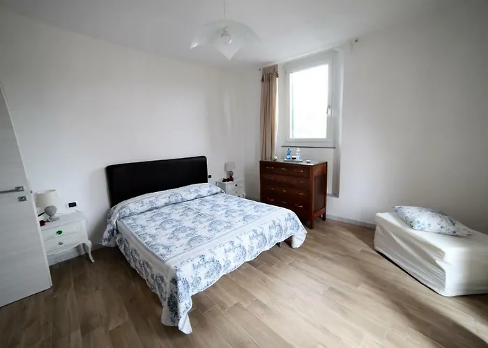 Agora לינה וארוחת בוקר סרזאנה