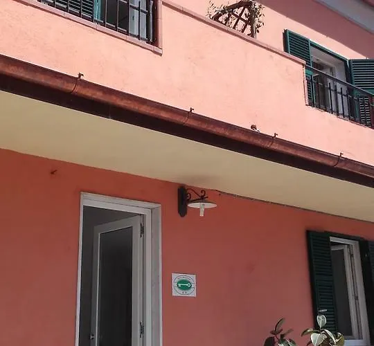 Agora לינה וארוחת בוקר