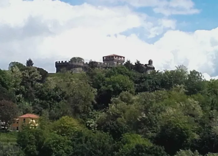 Agora לינה וארוחת בוקר סרזאנה