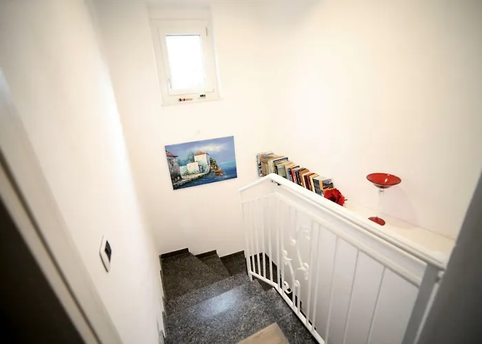 Agora לינה וארוחת בוקר