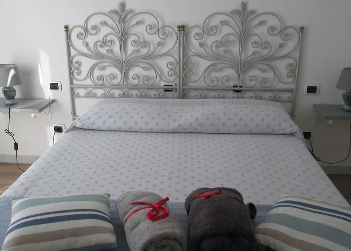 Agora לינה וארוחת בוקר 4*